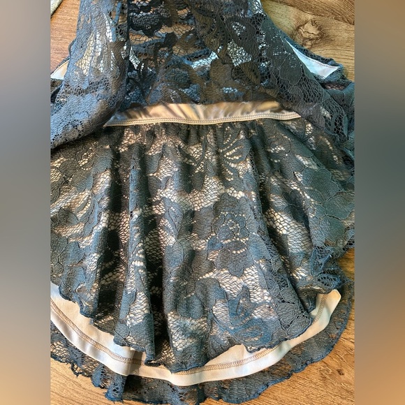 Like New, Women’s Express Lace Strappy Cami. Size small - Picture 8 of 10